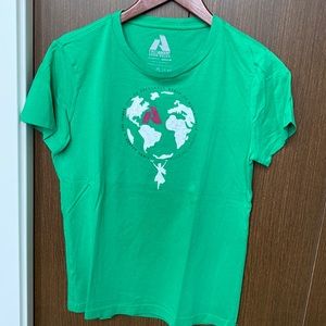 Eddie Bauer green first ascent graphic tee size medium.